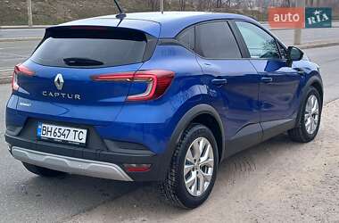 Внедорожник / Кроссовер Renault Captur 2021 в 