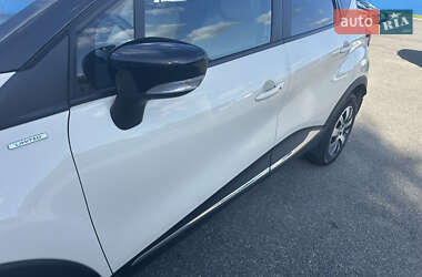 Внедорожник / Кроссовер Renault Captur 2015 в 
