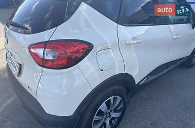Внедорожник / Кроссовер Renault Captur 2015 в 