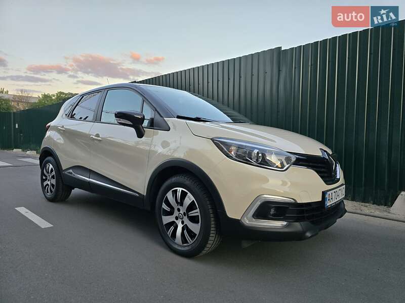 Внедорожник / Кроссовер Renault Captur 2019 в Киеве