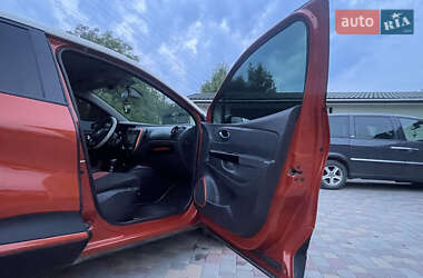 Внедорожник / Кроссовер Renault Captur 2017 в 