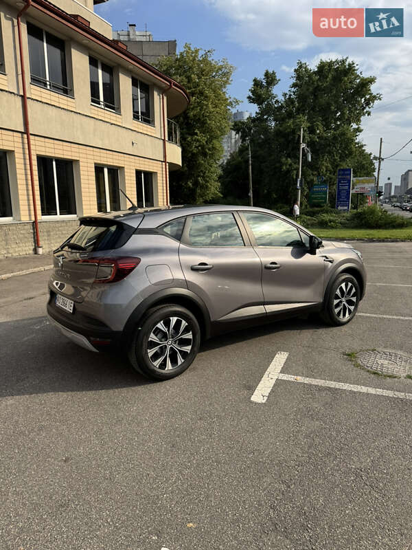 Внедорожник / Кроссовер Renault Captur 2023 в Киеве