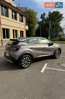 Внедорожник / Кроссовер Renault Captur 2023 в 