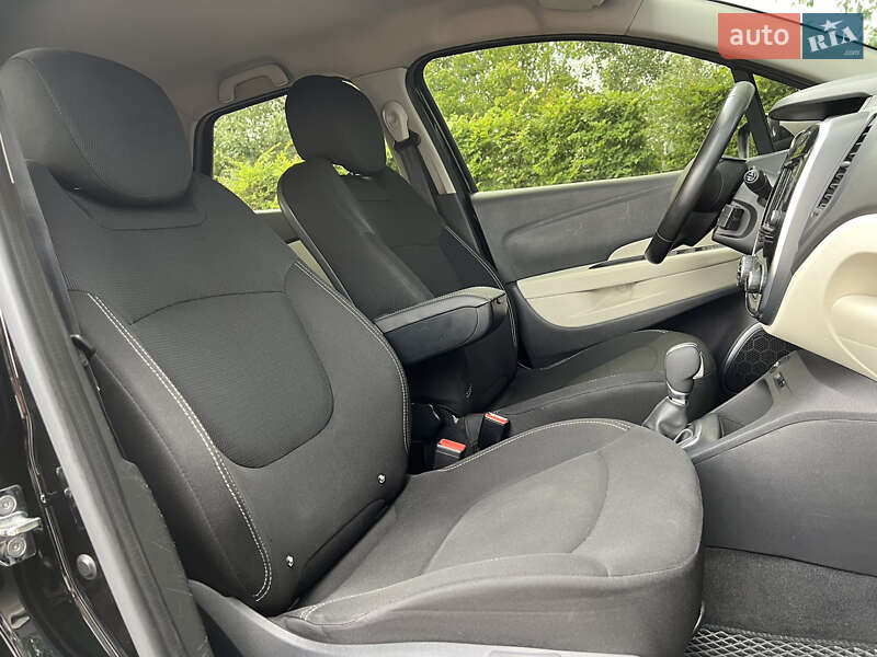 Внедорожник / Кроссовер Renault Captur 2019 в Киеве