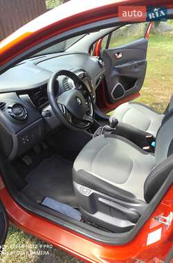 Позашляховик / Кросовер Renault Captur 2015 в Умані