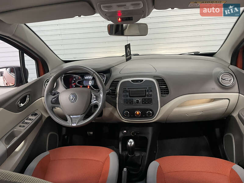 Внедорожник / Кроссовер Renault Captur 2016 в Стрые