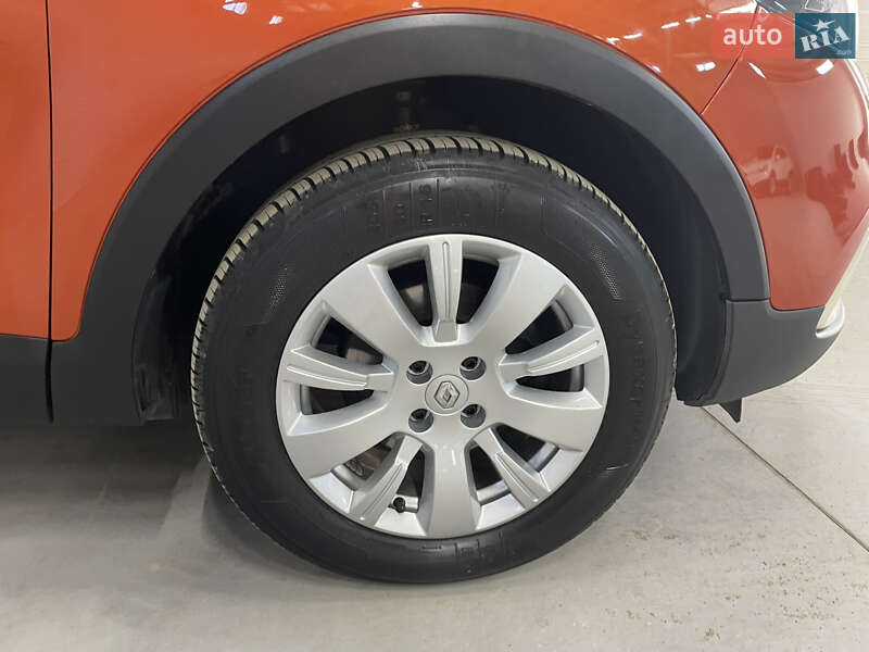 Внедорожник / Кроссовер Renault Captur 2016 в Стрые