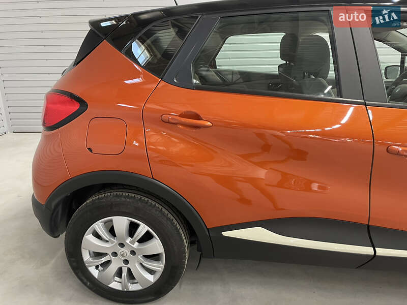 Внедорожник / Кроссовер Renault Captur 2016 в Стрые