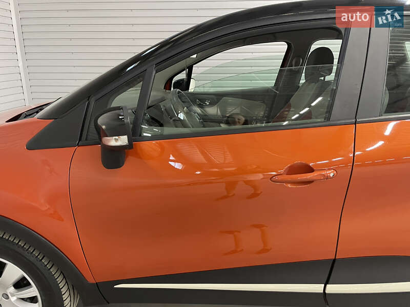 Внедорожник / Кроссовер Renault Captur 2016 в Стрые