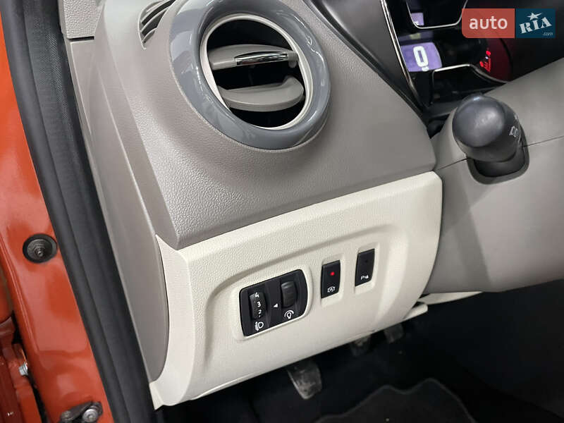 Внедорожник / Кроссовер Renault Captur 2016 в Стрые