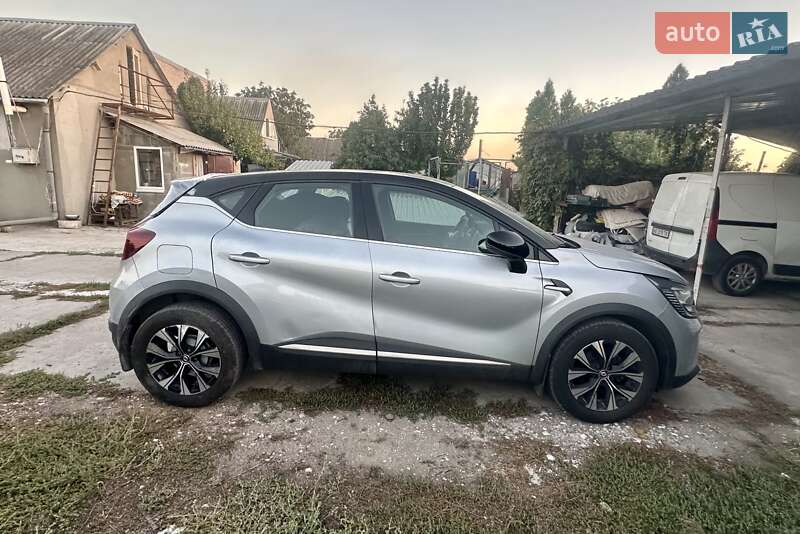Внедорожник / Кроссовер Renault Captur 2023 в 