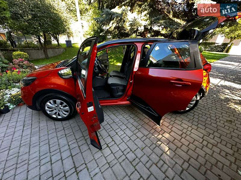 Внедорожник / Кроссовер Renault Captur 2016 в Львове