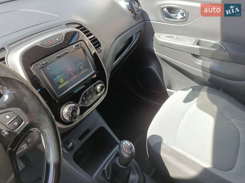 Внедорожник / Кроссовер Renault Captur 2017 в Ивано-Франковске