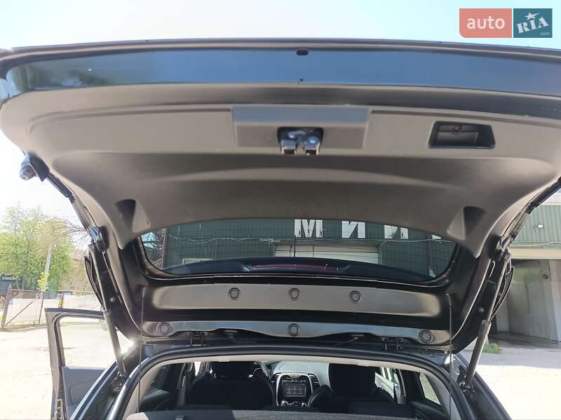 Внедорожник / Кроссовер Renault Captur 2017 в Ивано-Франковске