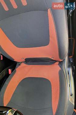 Внедорожник / Кроссовер Renault Captur 2015 в Горишних Плавнях