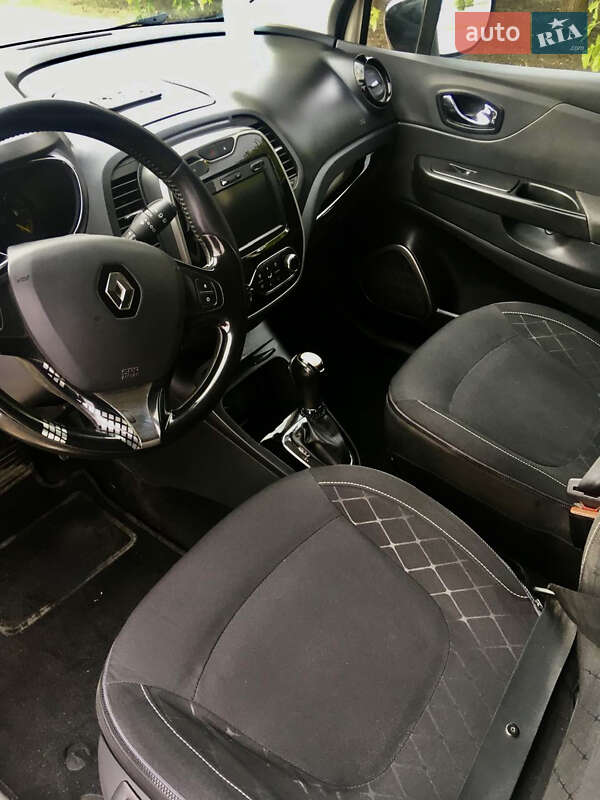Внедорожник / Кроссовер Renault Captur 2015 в Белгороде-Днестровском