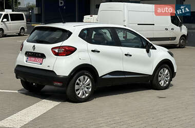 Позашляховик / Кросовер Renault Captur 2015 в 