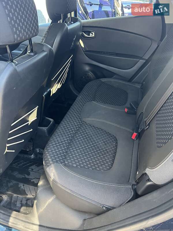 Внедорожник / Кроссовер Renault Captur 2018 в Ужгороде