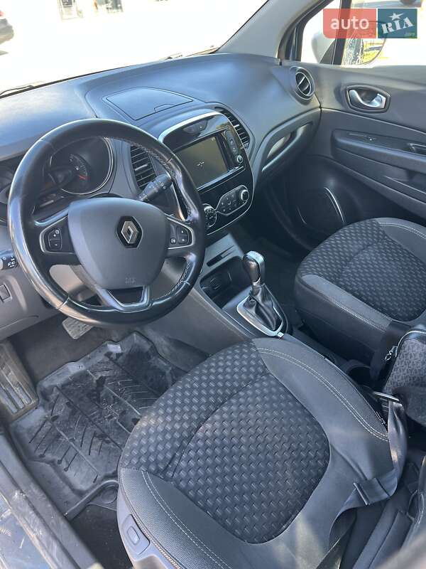 Внедорожник / Кроссовер Renault Captur 2018 в Ужгороде