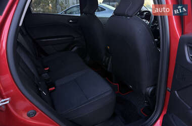 Внедорожник / Кроссовер Renault Captur 2021 в 