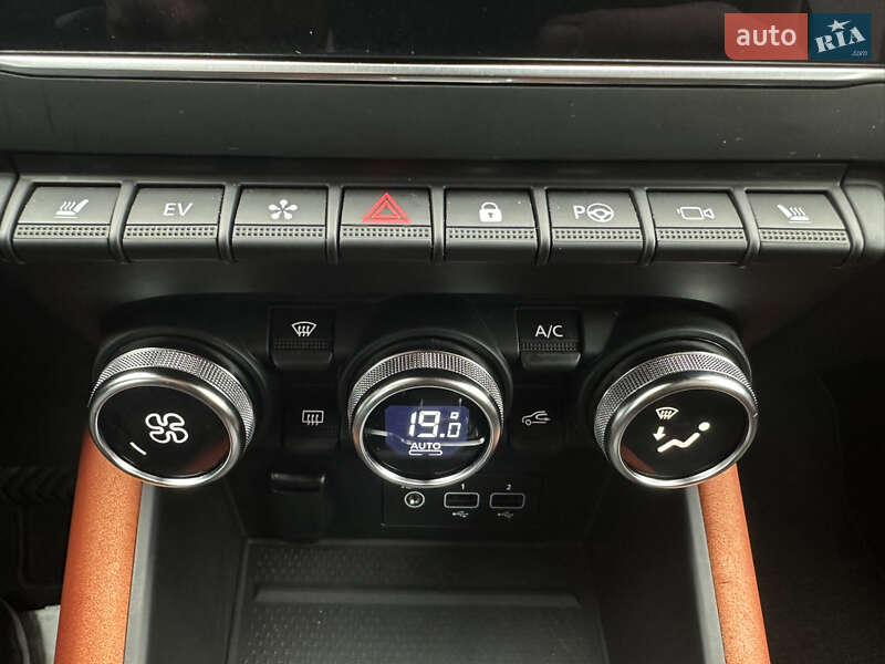 Внедорожник / Кроссовер Renault Captur 2020 в Львове