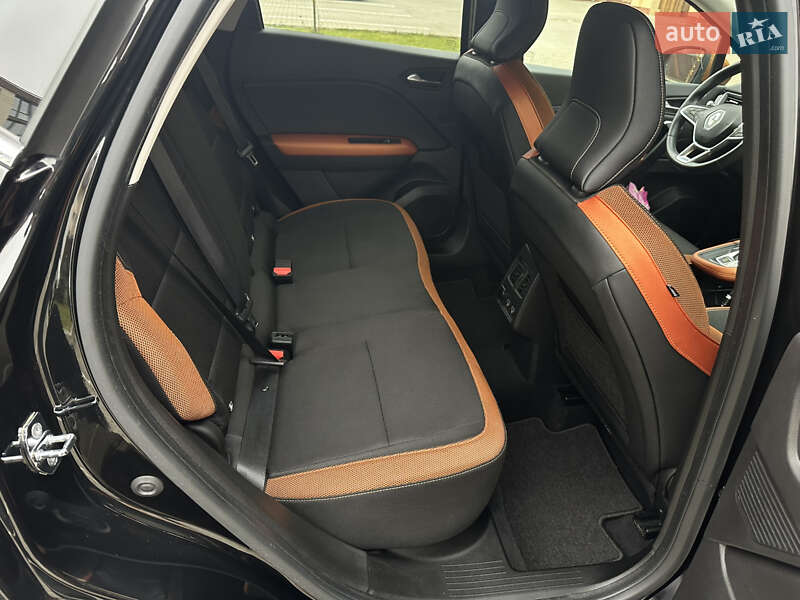 Внедорожник / Кроссовер Renault Captur 2020 в Львове