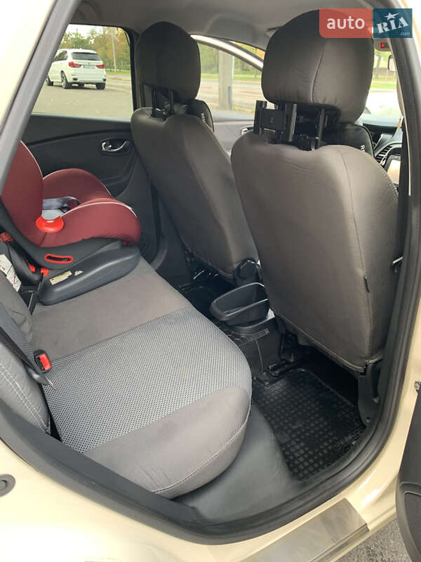 Позашляховик / Кросовер Renault Captur 2016 в Києві фото 7 Позашляховик / Кросовер Renault Captur 2016 в Києві