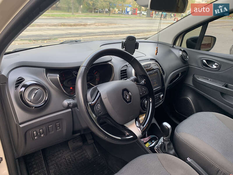 Позашляховик / Кросовер Renault Captur 2016 в Києві фото 6 Позашляховик / Кросовер Renault Captur 2016 в Києві