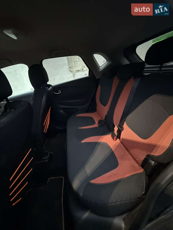 Внедорожник / Кроссовер Renault Captur 2014 в Ивано-Франковске