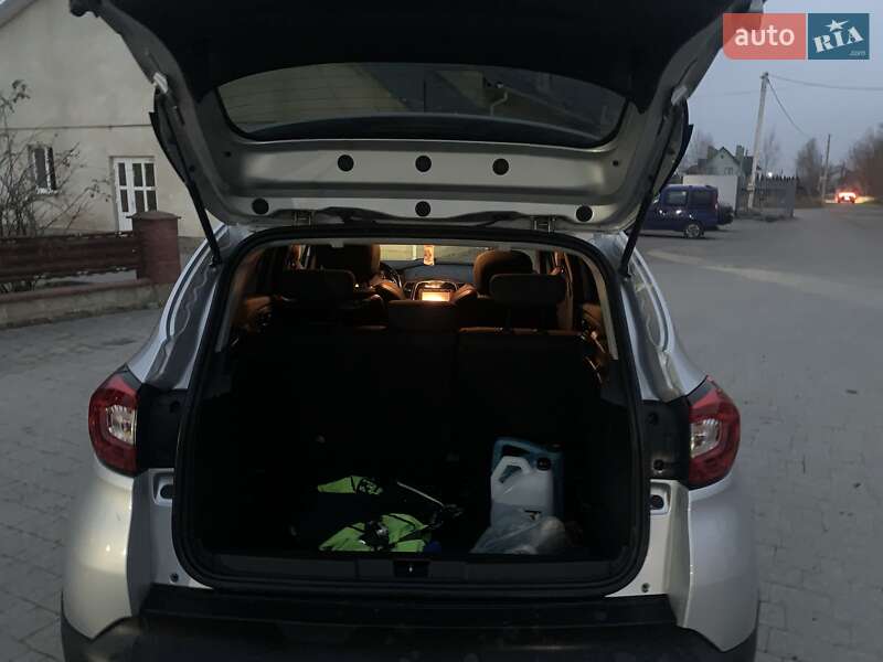 Позашляховик / Кросовер Renault Captur 2015 в Львові