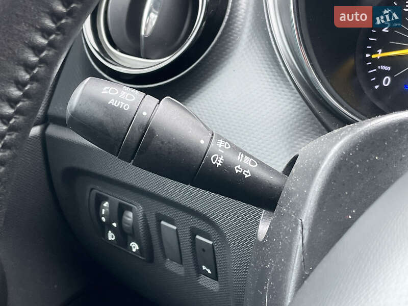 Позашляховик / Кросовер Renault Captur 2014 в Києві