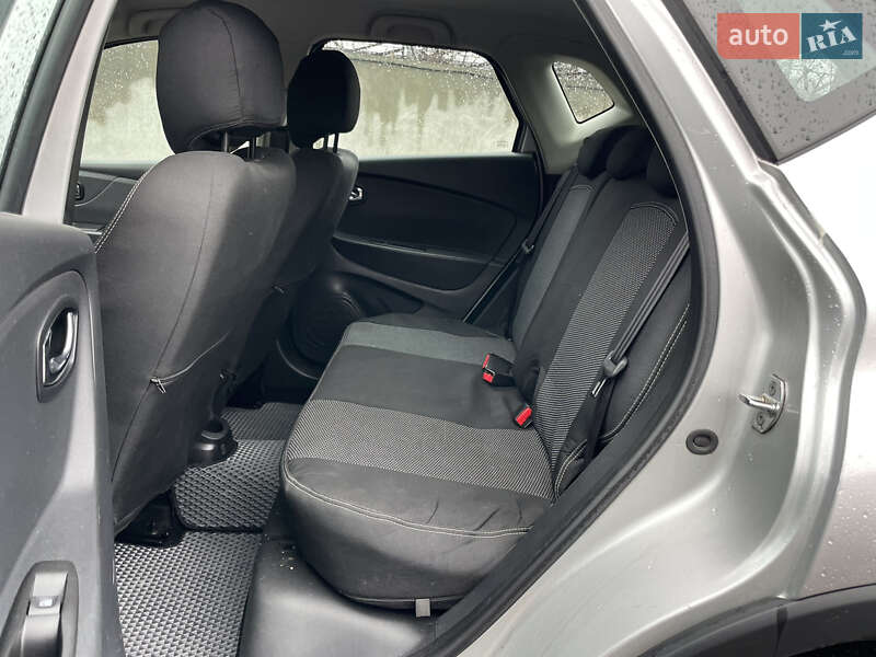 Позашляховик / Кросовер Renault Captur 2014 в Києві