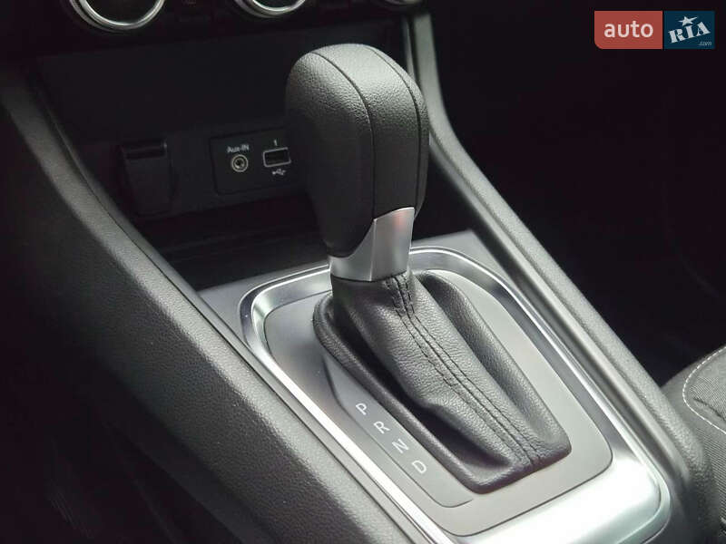 Внедорожник / Кроссовер Renault Captur 2021 в Киеве