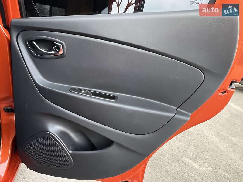 Позашляховик / Кросовер Renault Captur 2014 в Вінниці