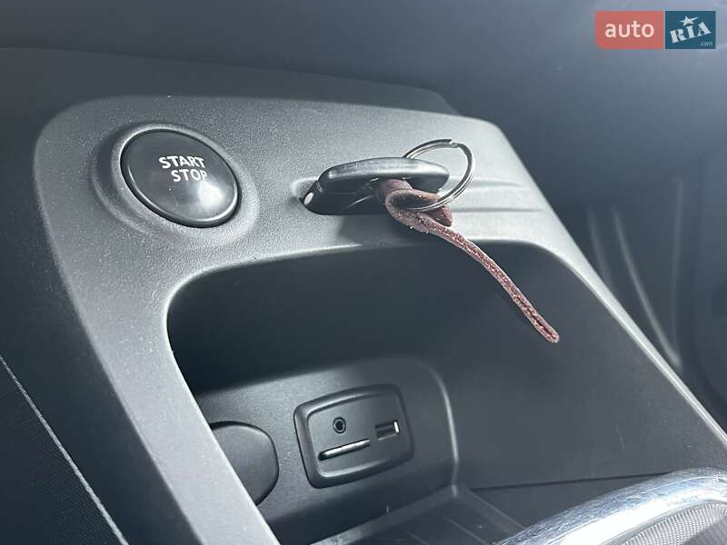 Позашляховик / Кросовер Renault Captur 2014 в Вінниці