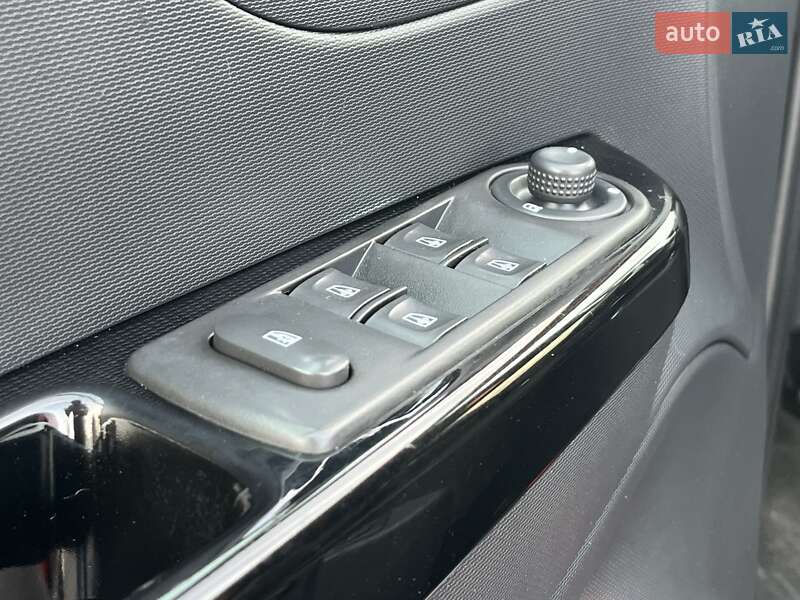 Позашляховик / Кросовер Renault Captur 2014 в Вінниці