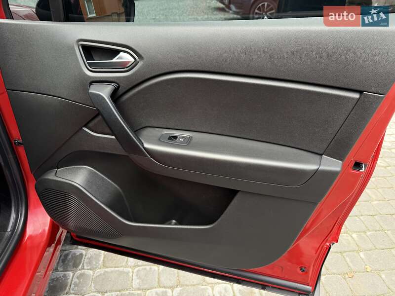 Внедорожник / Кроссовер Renault Captur 2021 в Виннице