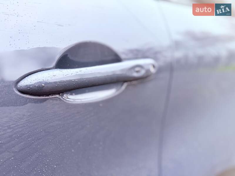 Позашляховик / Кросовер Renault Captur 2016 в Києві