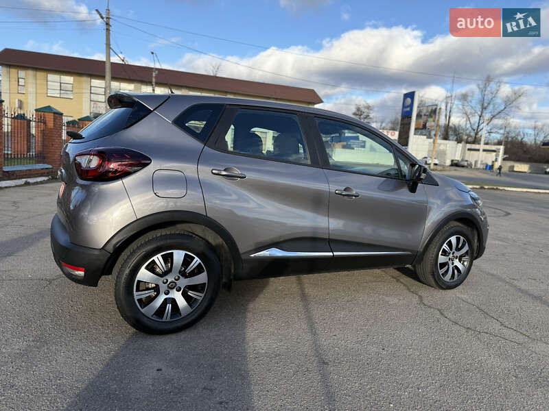 Внедорожник / Кроссовер Renault Captur 2020 в Днепре