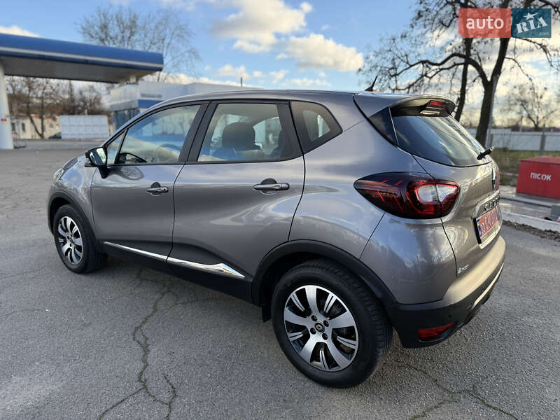 Внедорожник / Кроссовер Renault Captur 2020 в Днепре