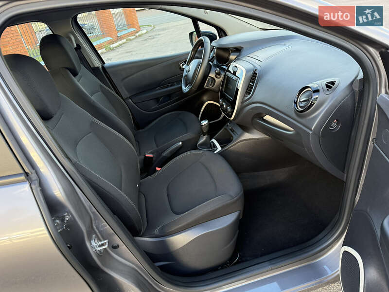 Внедорожник / Кроссовер Renault Captur 2020 в Днепре