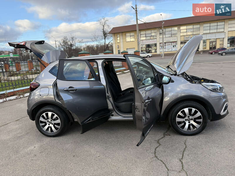 Внедорожник / Кроссовер Renault Captur 2020 в Днепре