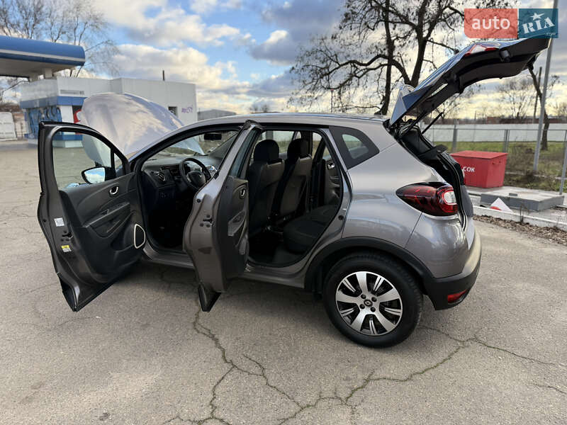Внедорожник / Кроссовер Renault Captur 2020 в Днепре