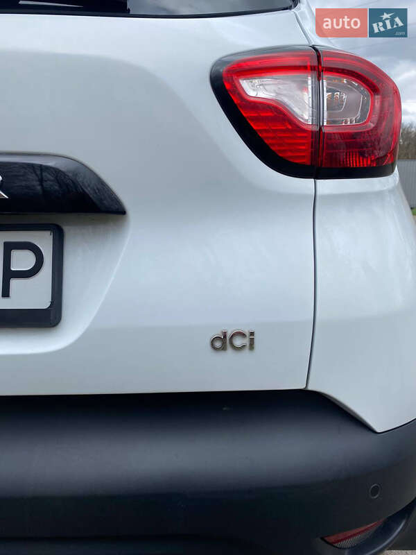 Внедорожник / Кроссовер Renault Captur 2015 в Великодолинском