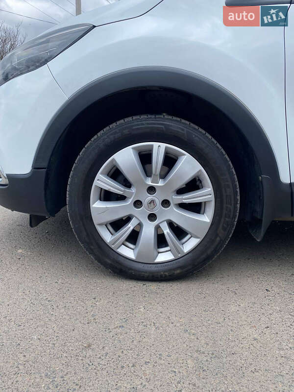 Внедорожник / Кроссовер Renault Captur 2015 в Великодолинском