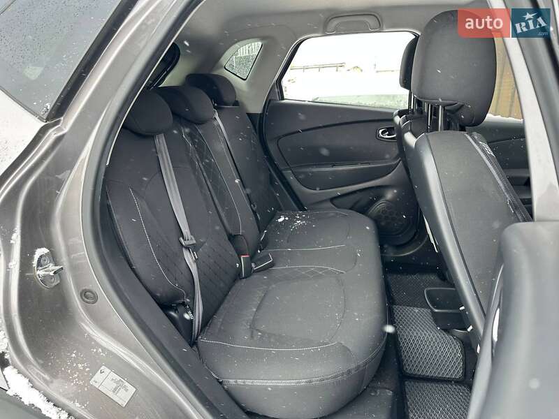 Позашляховик / Кросовер Renault Captur 2016 в Києві