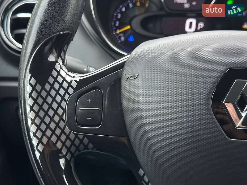 Позашляховик / Кросовер Renault Captur 2016 в Києві