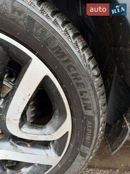 Позашляховик / Кросовер Renault Captur 2017 в Смілі