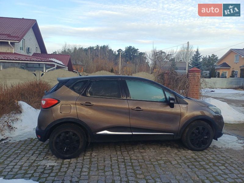 Позашляховик / Кросовер Renault Captur 2015 в Києві