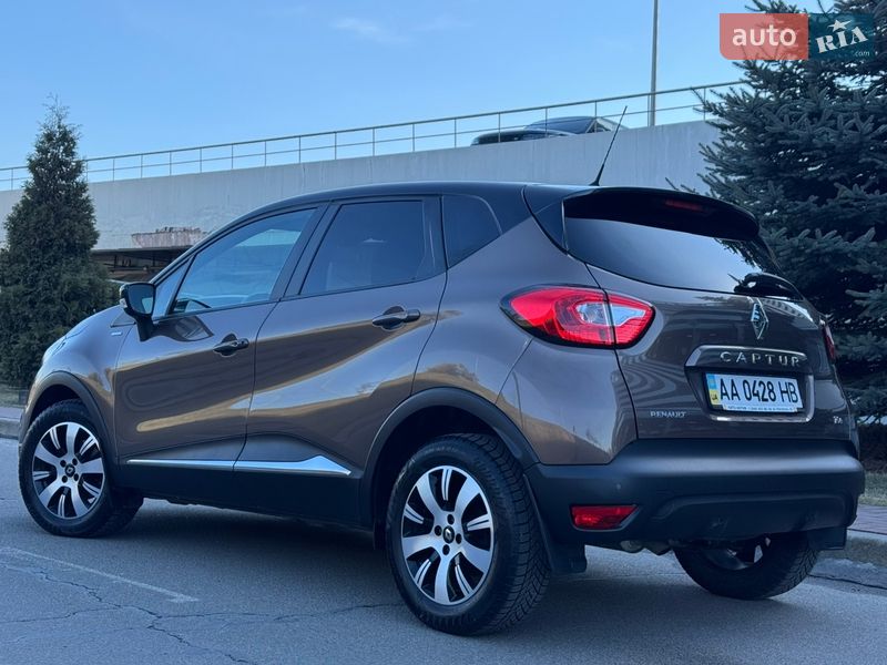 Позашляховик / Кросовер Renault Captur 2015 в Києві
